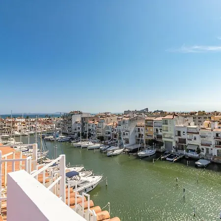 Holidays Port Ducal 3 Jacuzzi Apartment Empuriabrava